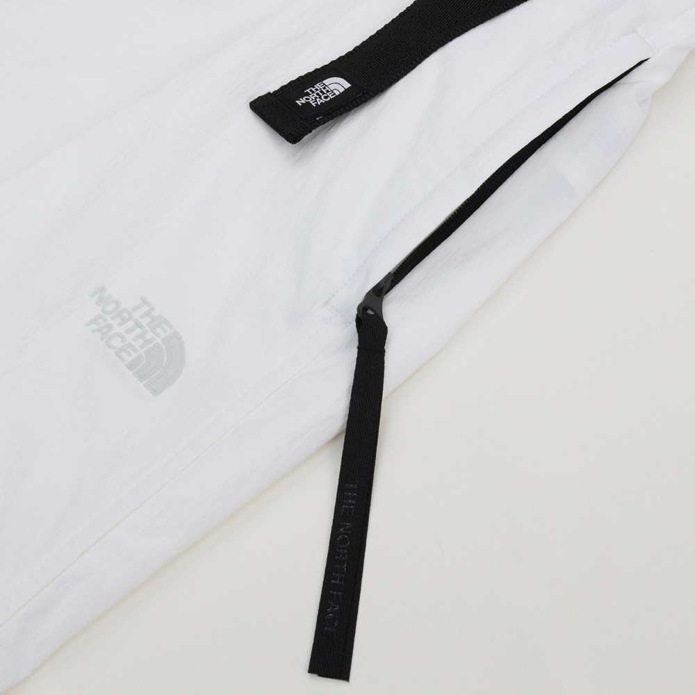 UE女款白色DWR防潑水休閒長褲｜8E6UFN4