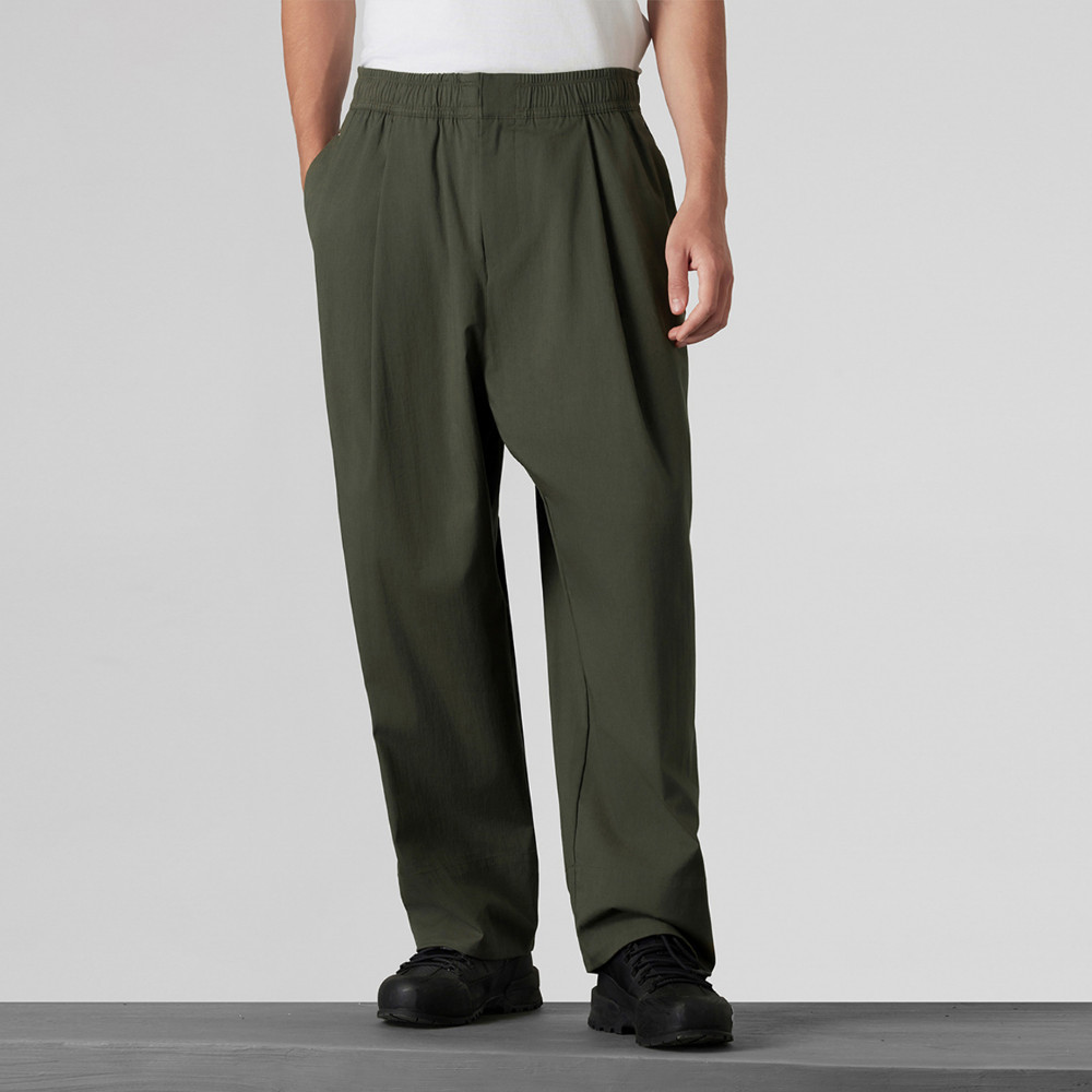 UE男款灰褐色DWR防潑水休閒長褲｜8E4R21L