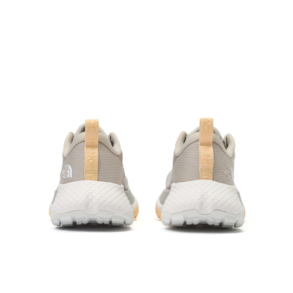 The North Face北面女款灰色抓地舒適野跑鞋｜8A9PDQP