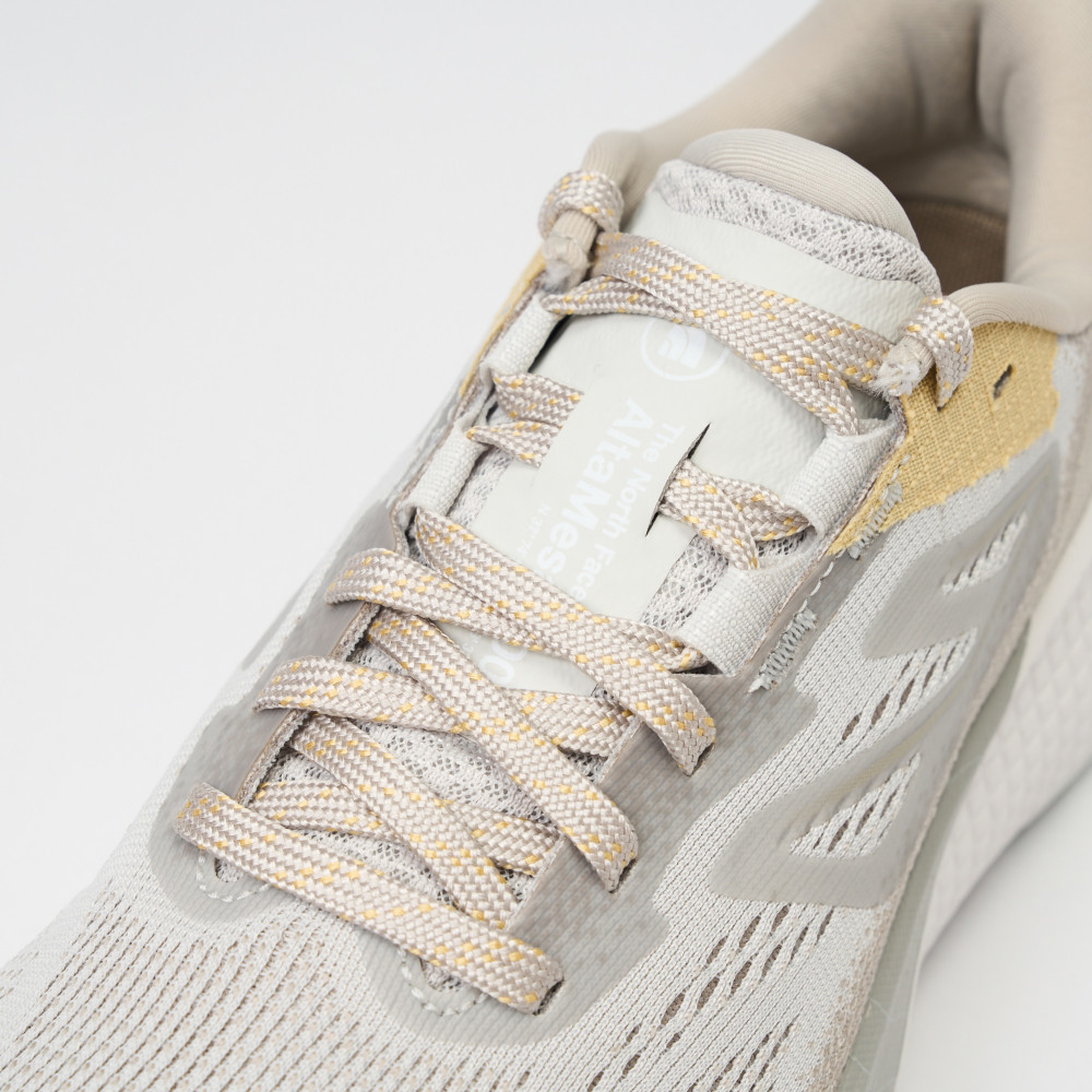 The North Face北面女款灰色抓地舒適野跑鞋｜8A9PDQP