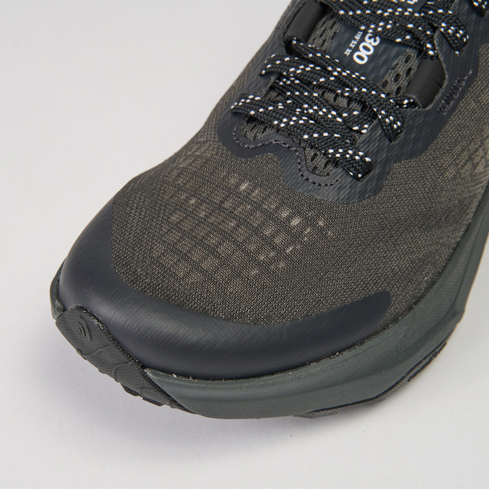 The North Face北面女款黑色抓地野跑鞋｜8A9SMN8