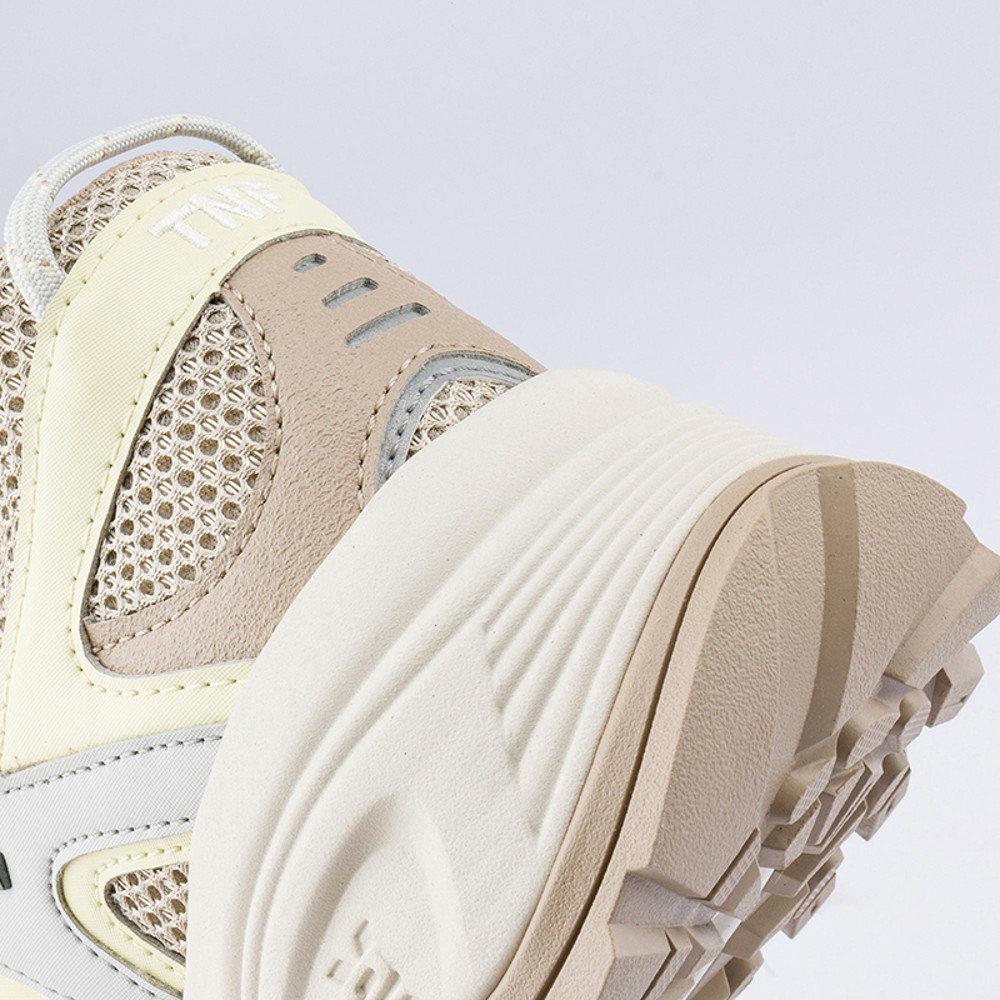 The North Face北面男女款棕色Gore-Tex防水抓地耐磨徒步鞋｜8ADUEZO