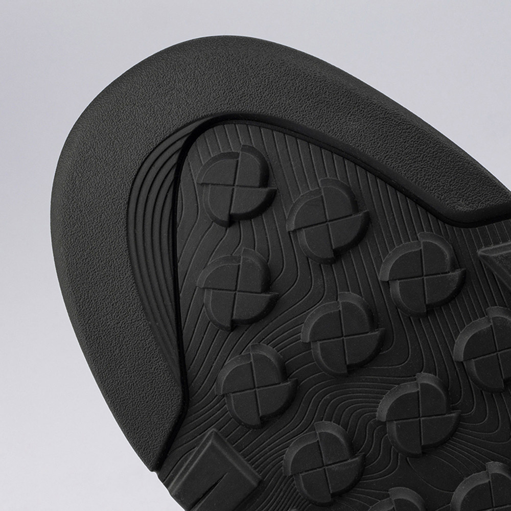 The North Face北面男女款黑色舒適透氣耐磨抓地運動鞋｜8AD9KX7