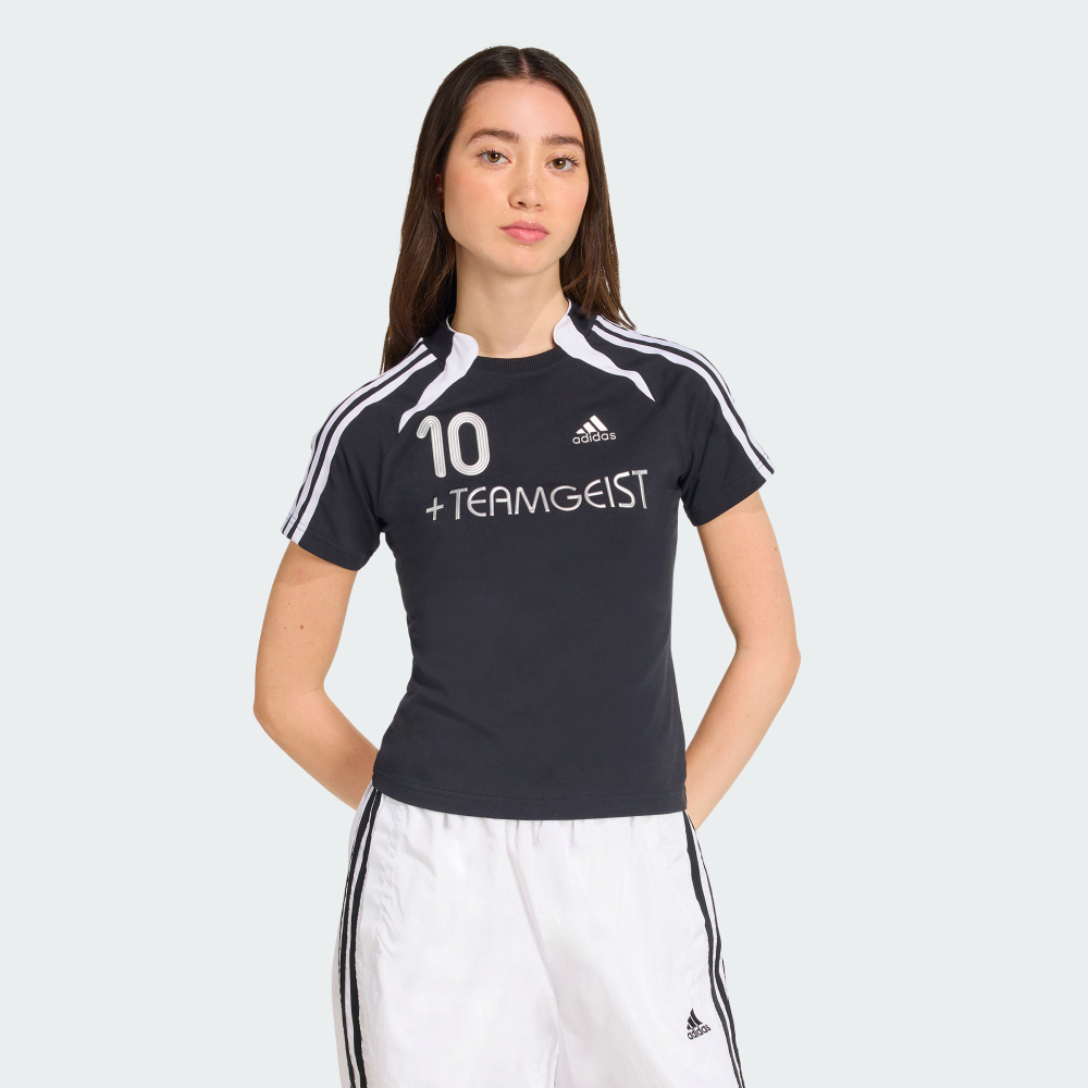 Adidas ADILENIUM SEASON 4 TEAMGEIST 短袖上衣｜這款結合足球美學的－运动