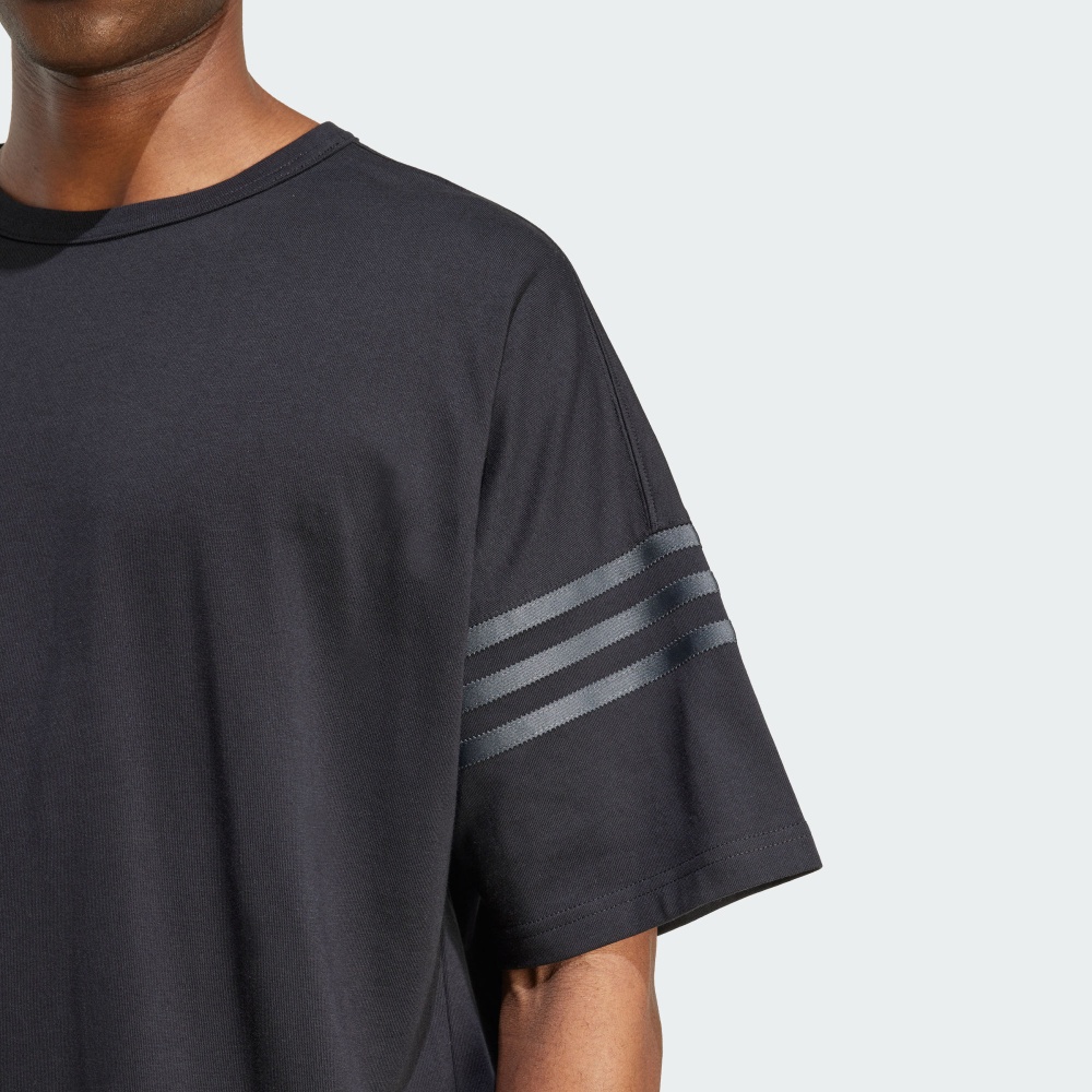 NEUCLASSICS 短袖上衣