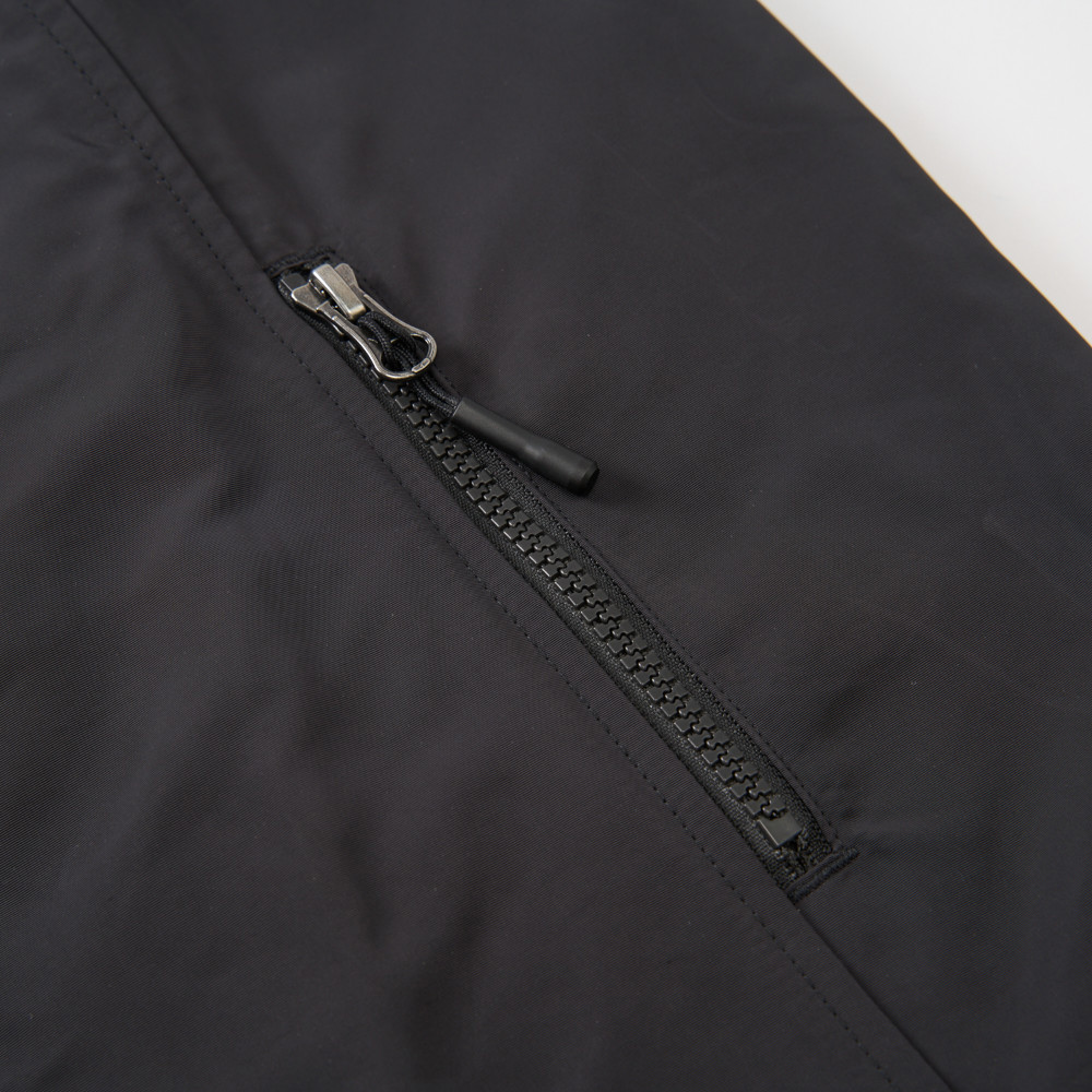 The North Face北面男女款黑色DWR防潑水鋪棉外套｜8F3RJK3