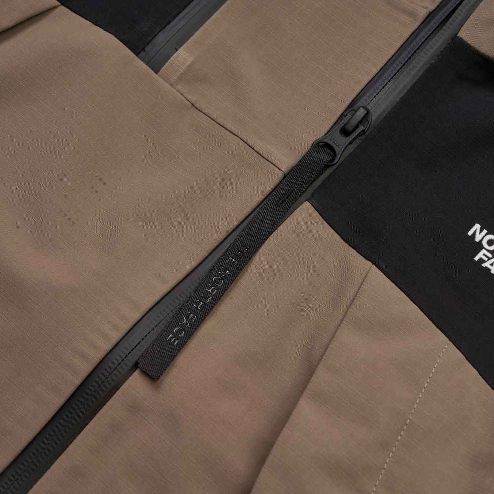 UE女款棕色DRYVENT防水衝鋒衣｜8CHXEB0