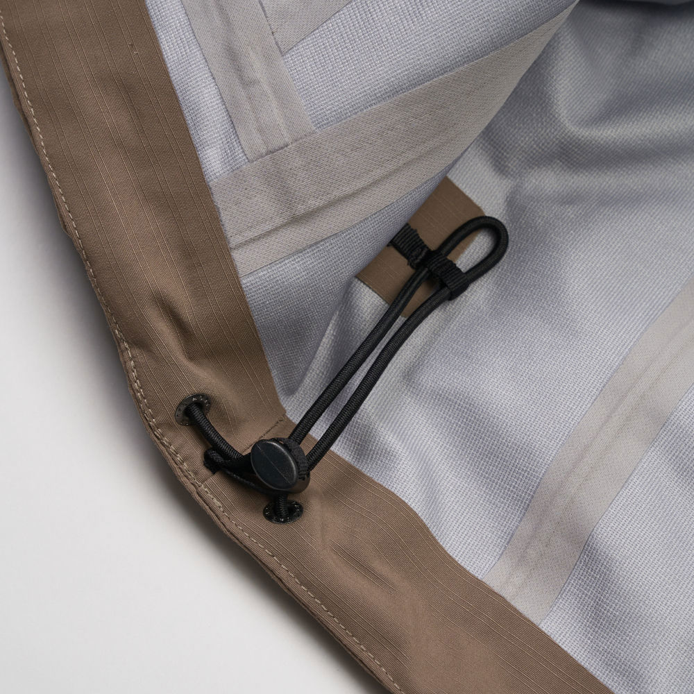 UE女款棕色DRYVENT防水衝鋒衣｜8CHXEB0