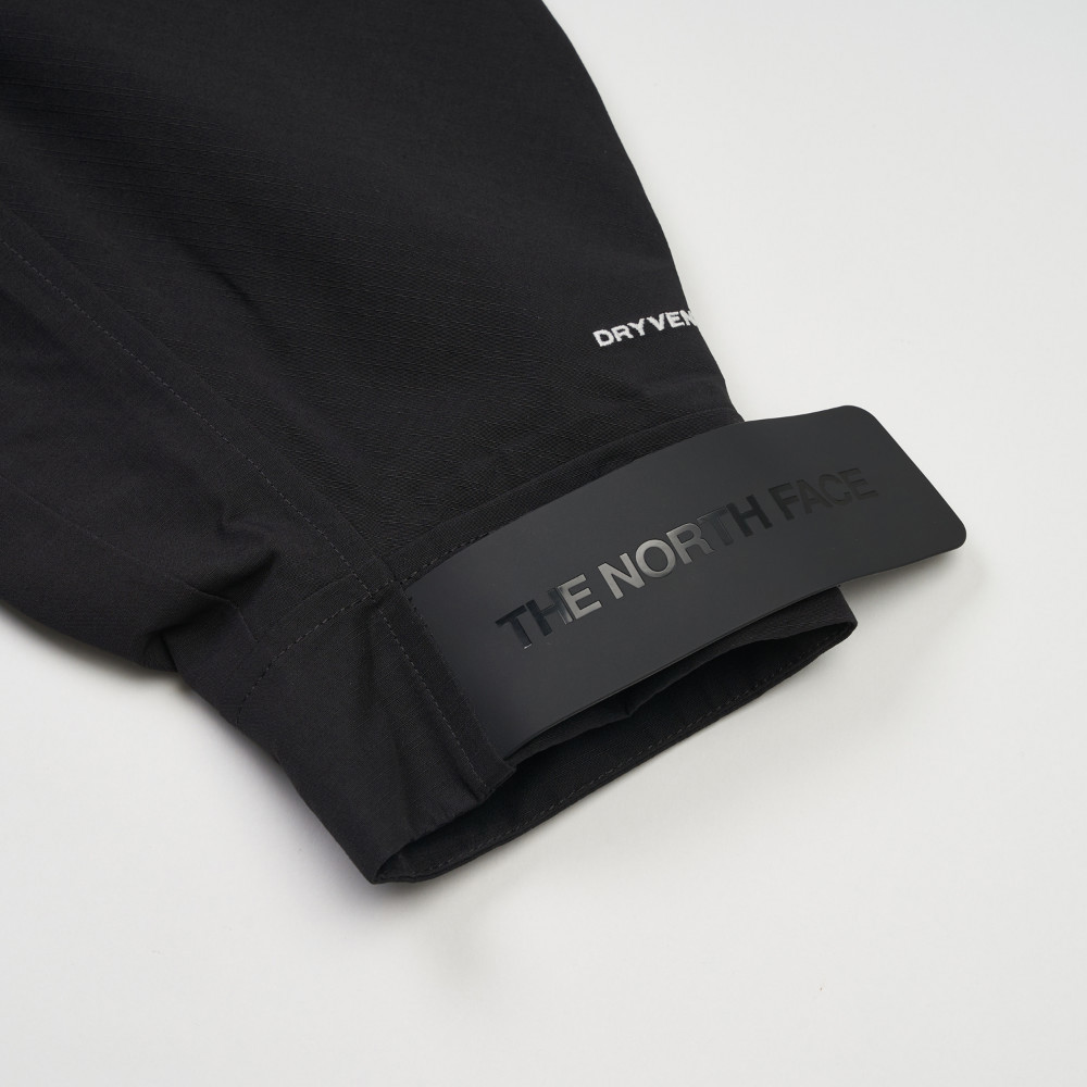 UE女款黑色DRYVENT防水衝鋒衣｜8CHXJK3