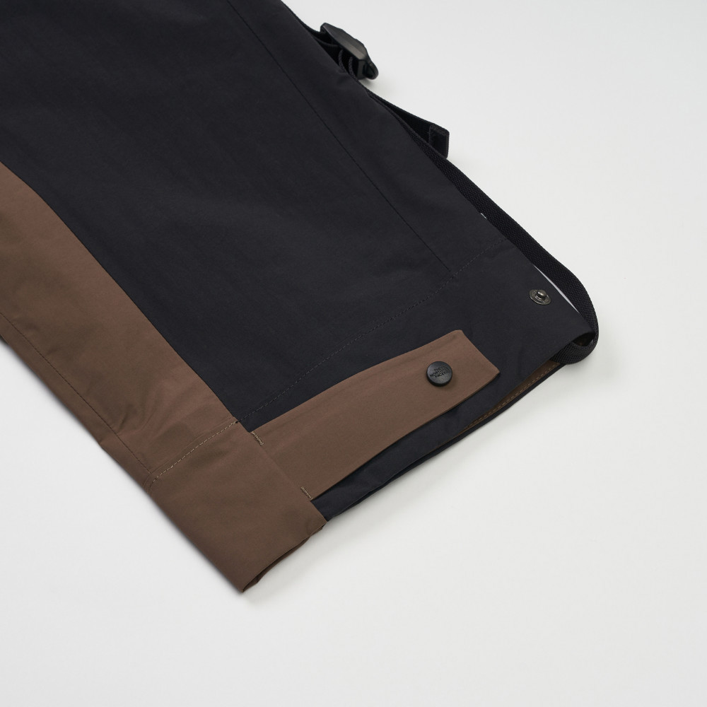 UE女款棕色DRYVENT防水衝鋒衣｜8E784XO