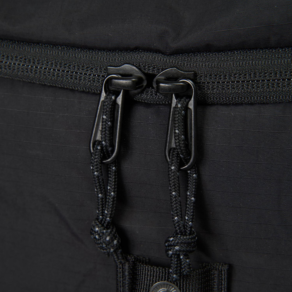 The North Face北面男女款黑色大容量休閒後背包｜8EERJK3