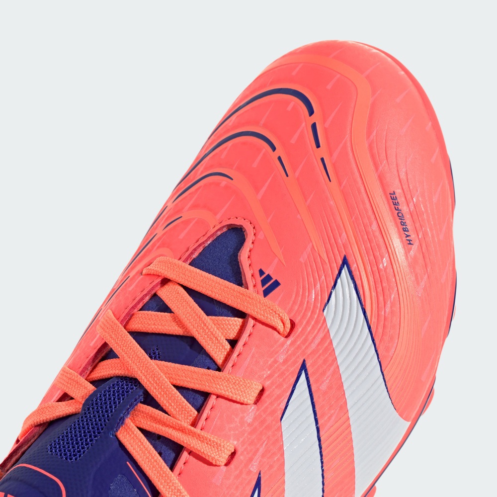 PREDATOR LEAGUE 足球鞋