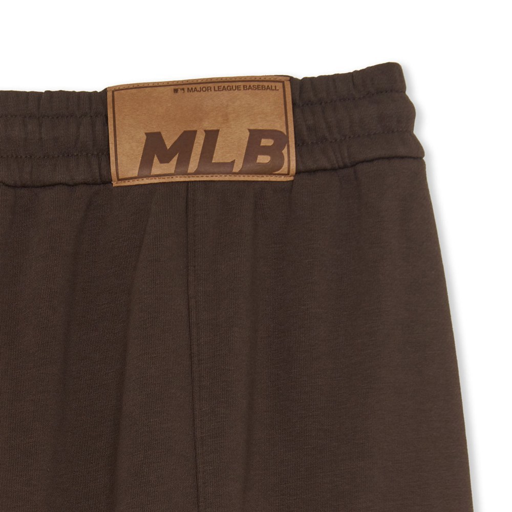 MLB 運動褲 休閒長褲 皮標 棉褲  Monogram系列 波士頓紅襪隊 (3APTM0154-43BRS)