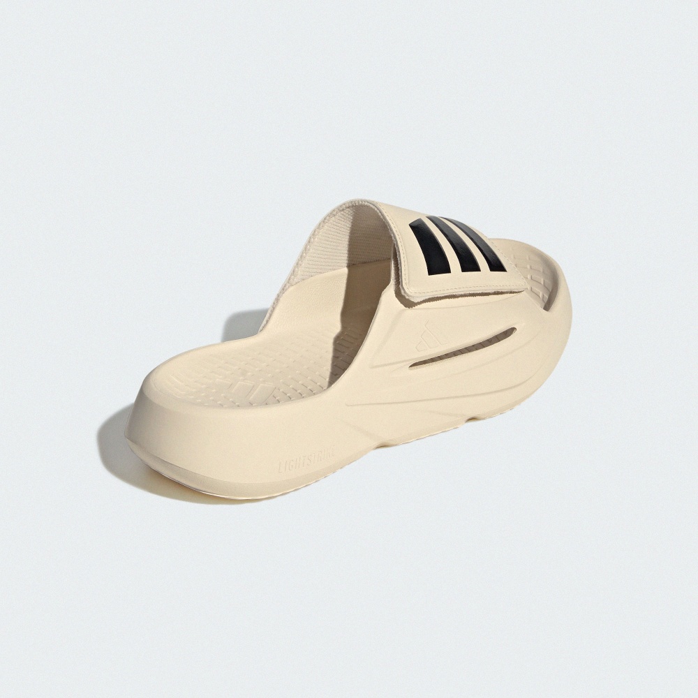 LIGHTBLAZE 運動拖鞋