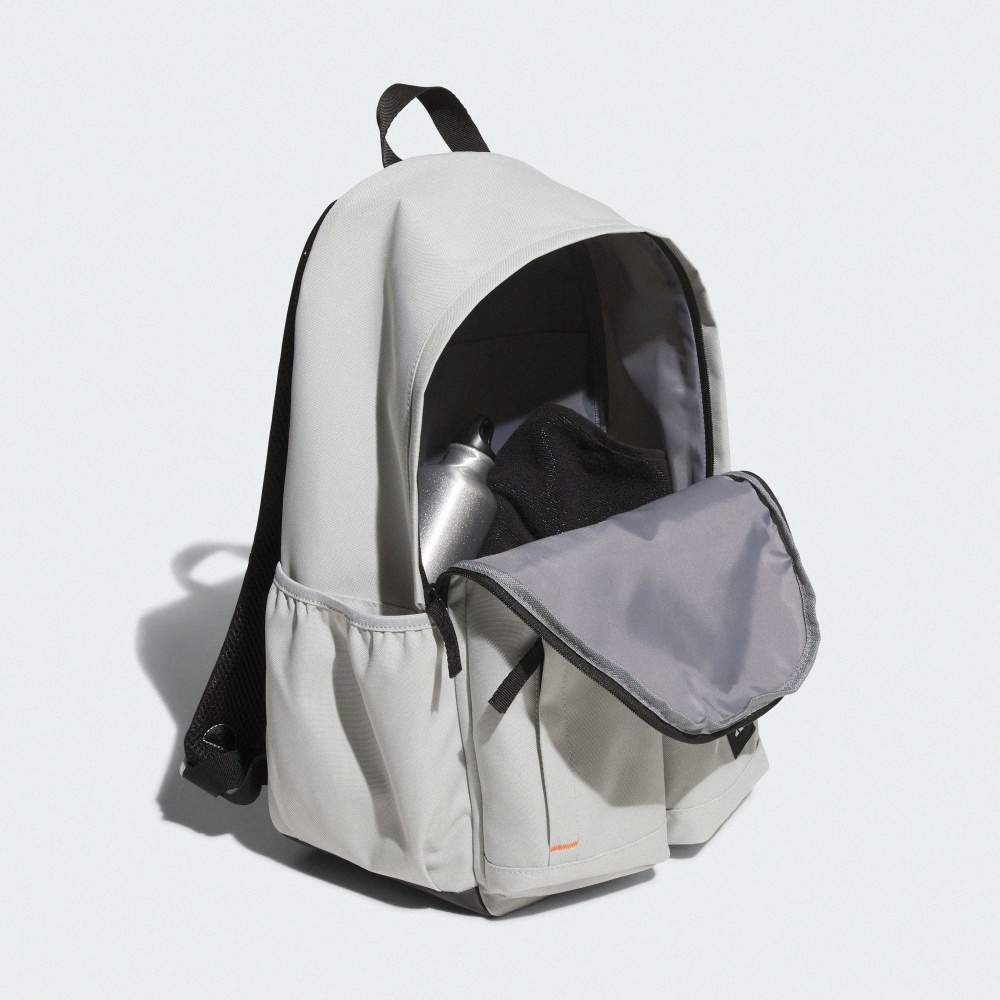 MUST HAVE 3D 後背包