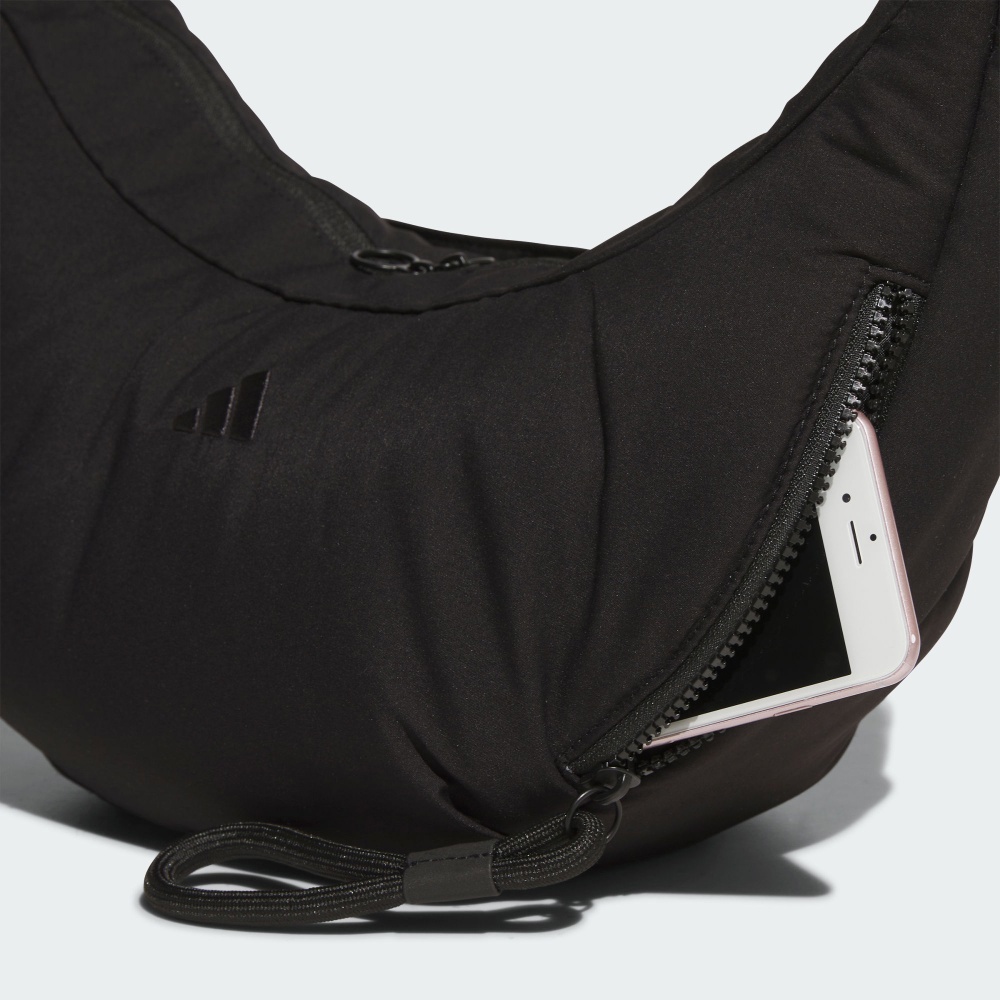 MUST HAVES 肩背包