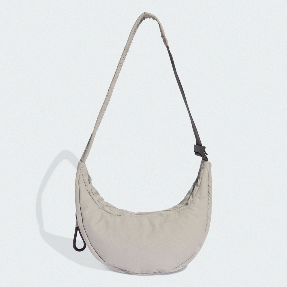 MUST HAVES 肩背包