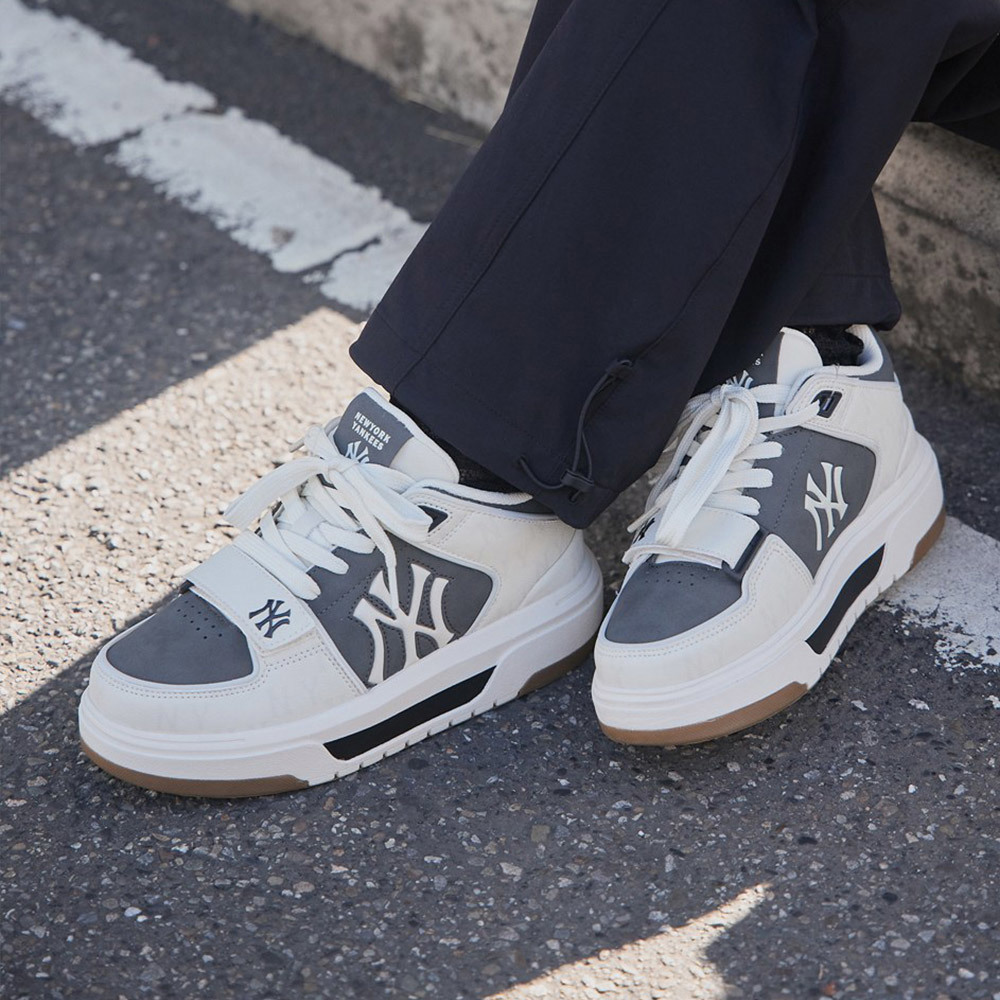 MLB Monogram老爹鞋 學長鞋 Chunky Liner系列 紐約洋基隊 (3ASXW015N-50BKS)
