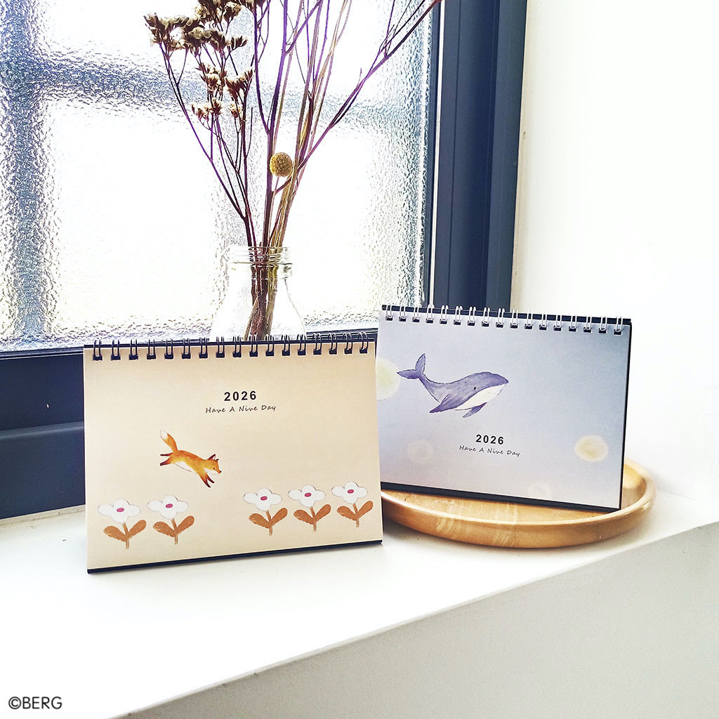2026年 暖暖時光系列 彩色三角桌曆 50K-狐狸/鯨魚