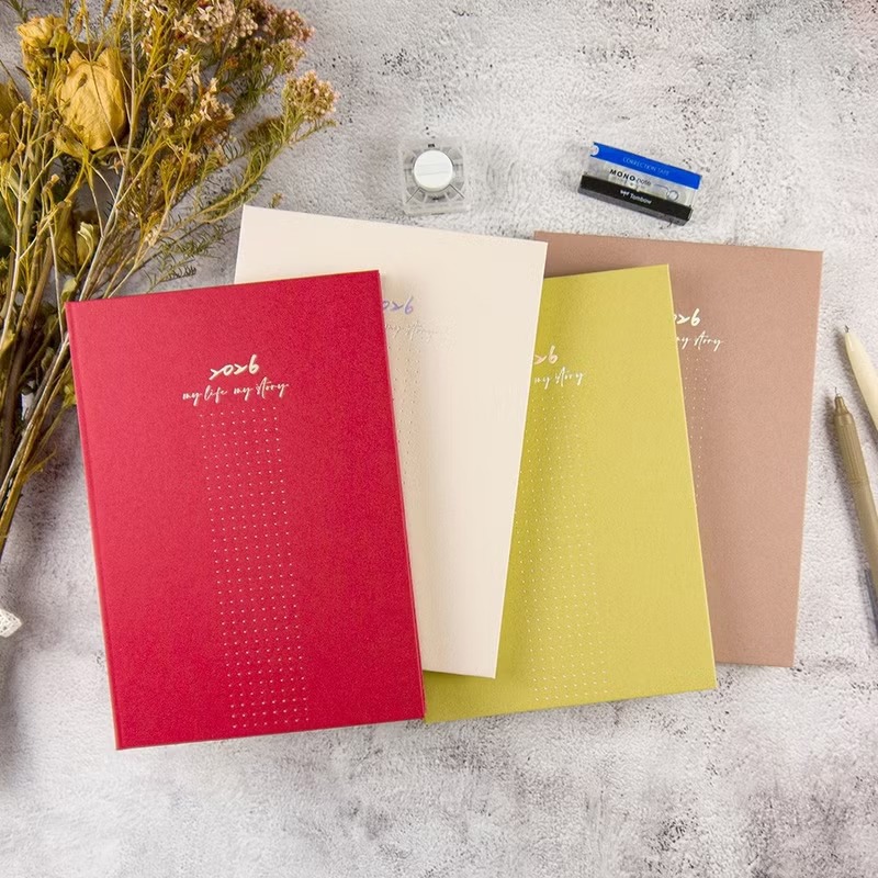 綠的事務conifer 2026年 暮光之絮 軟背精裝八分割週誌 25K-葡萄/橄欖/杏仁/櫻桃