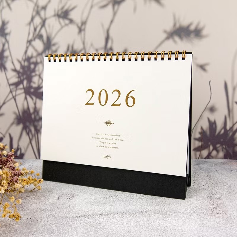 綠的事務conifer 2026年 簡約典雅橫式桌曆 25K-雅黑金
