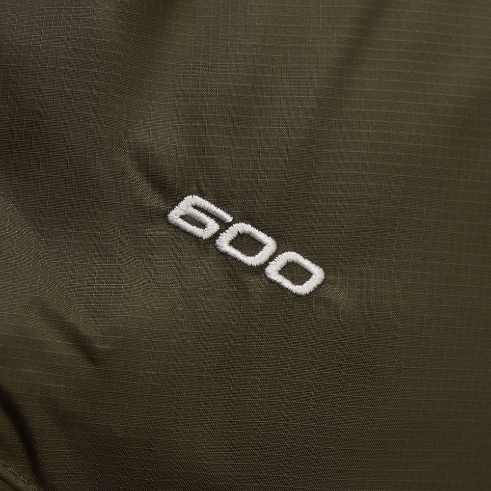 經典ICON男款灰褐色DWR防潑水羽絨外套｜832G21L