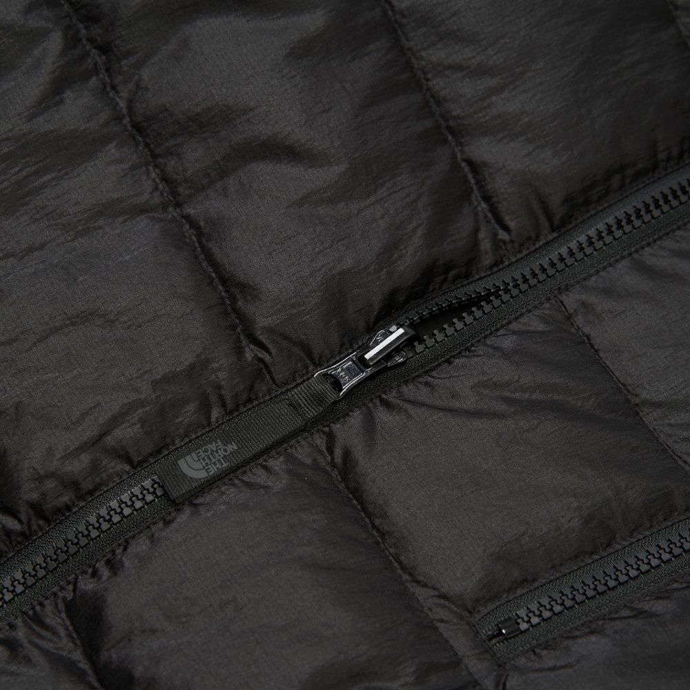 UE男款黑色DWR防潑水羽絨外套｜8E5ZJK3