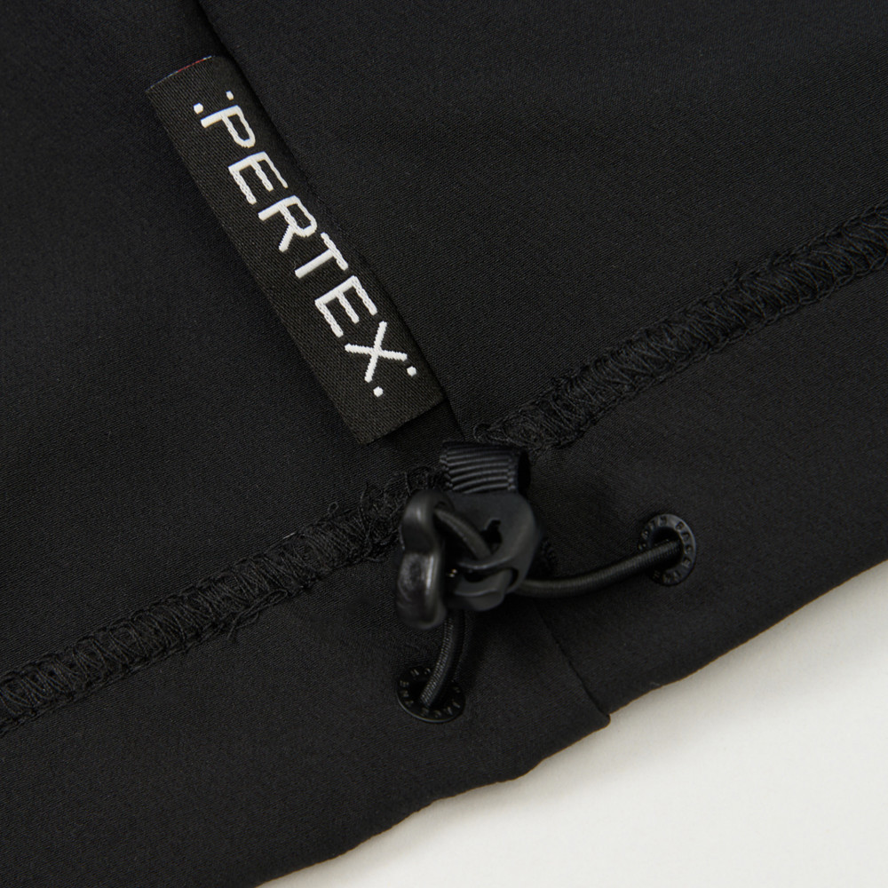 UE男款黑色DWR防潑水羽絨外套｜8E5ZJK3