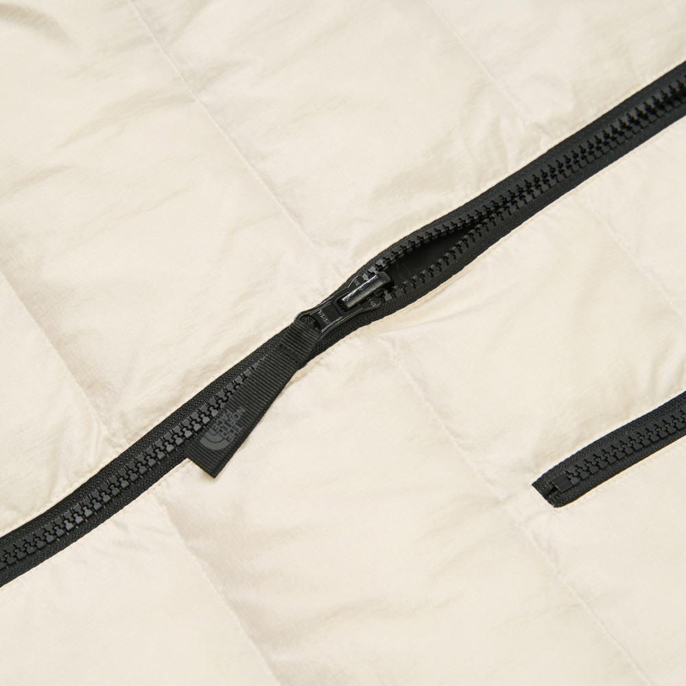 UE男款米白色DWR防潑水羽絨外套｜8E5ZROU