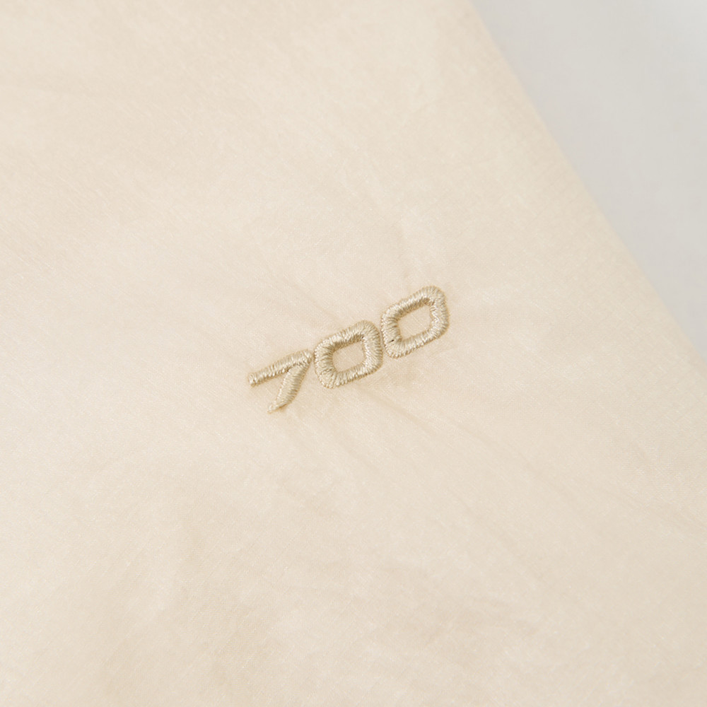 UE男女款米棕拼接DWR防潑水羽絨外套｜8E6JEJO