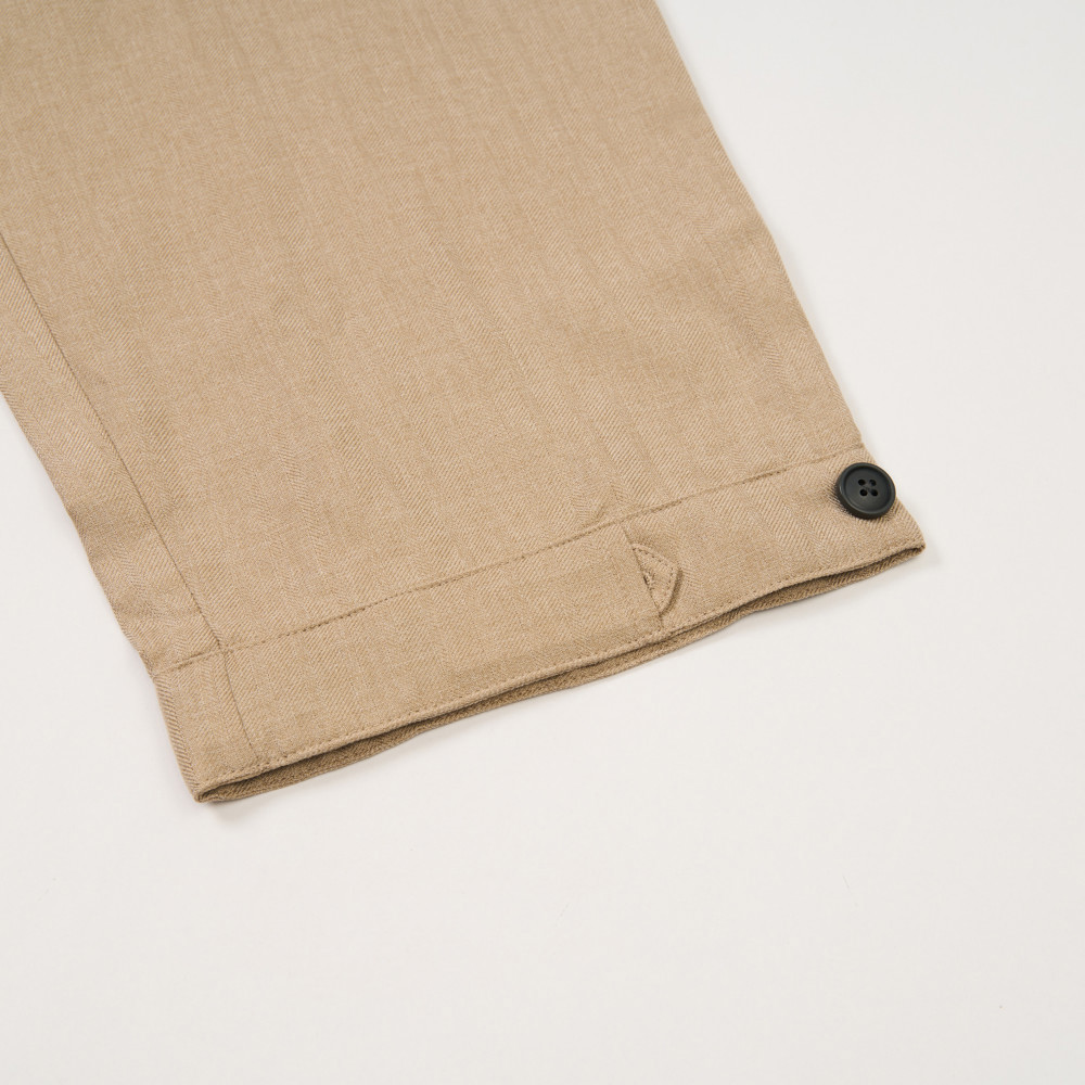 UE男款棕色DWR防潑水休閒長褲｜8E6HBOX