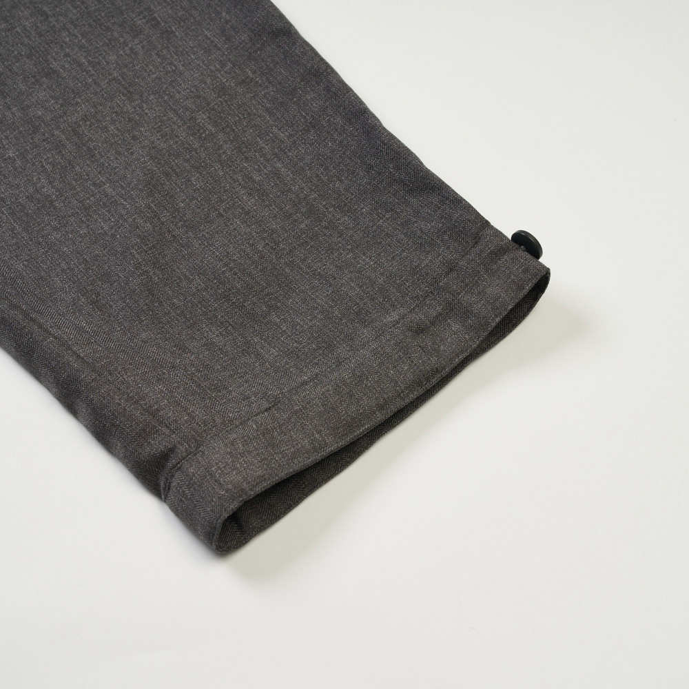 UE男款灰色DWR防潑水休閒長褲｜8E6HRHI