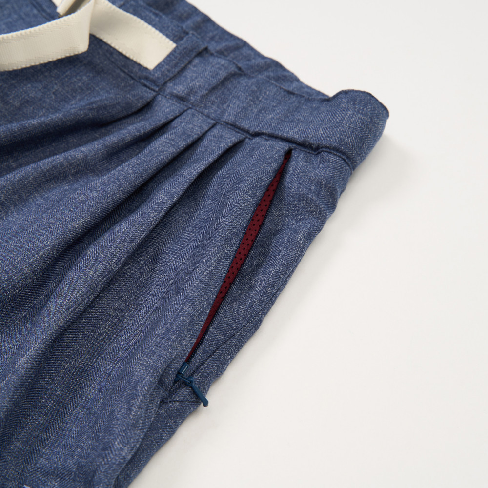 UE女款藍色DWR防潑水休閒長褲｜8E6NBOT