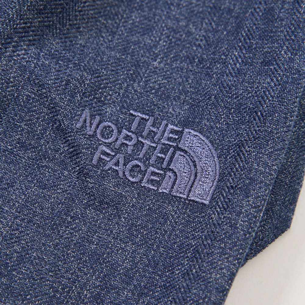 UE女款藍色DWR防潑水休閒長褲｜8E6NBOT