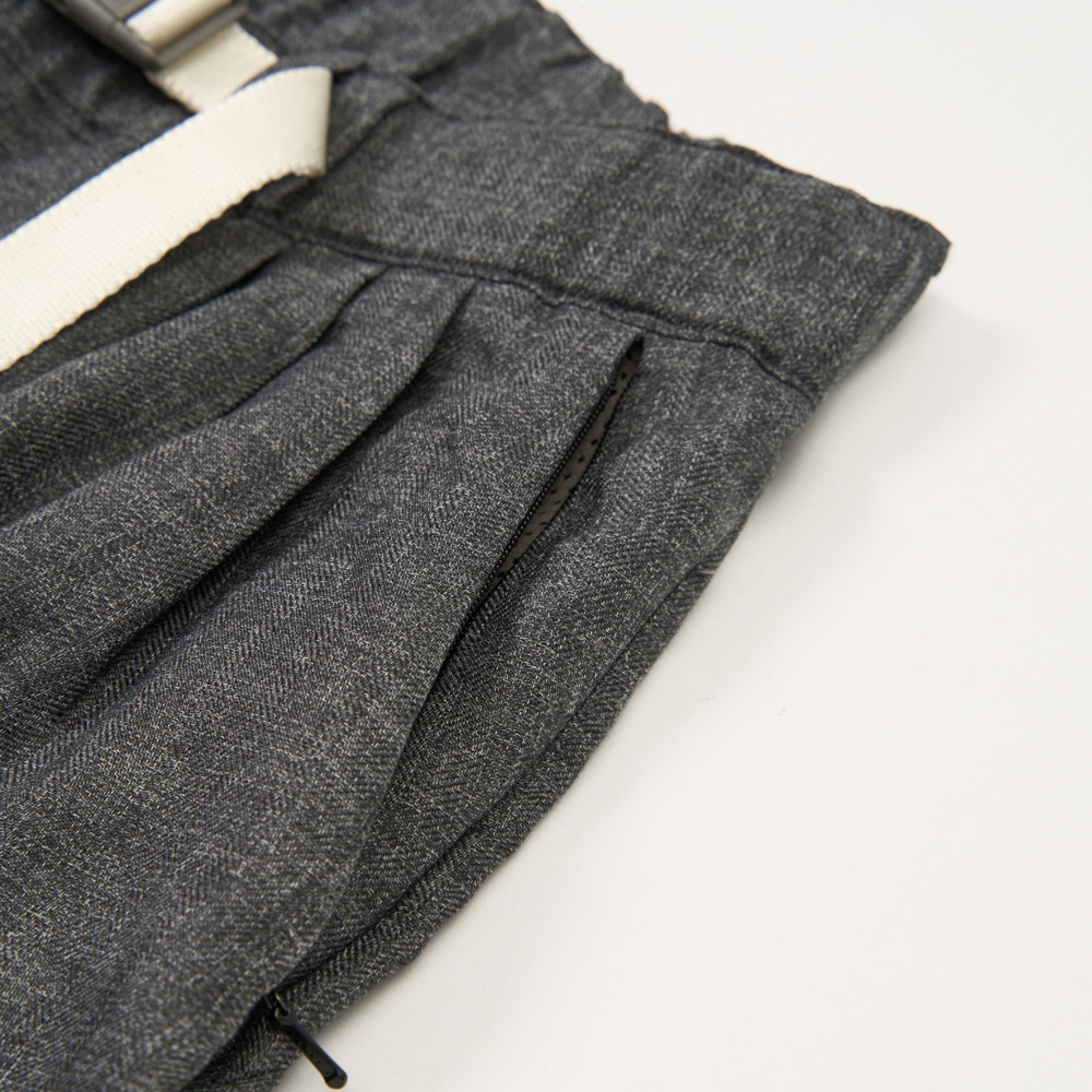 UE女款黑色DWR防潑水休閒長褲｜8E6NJK3