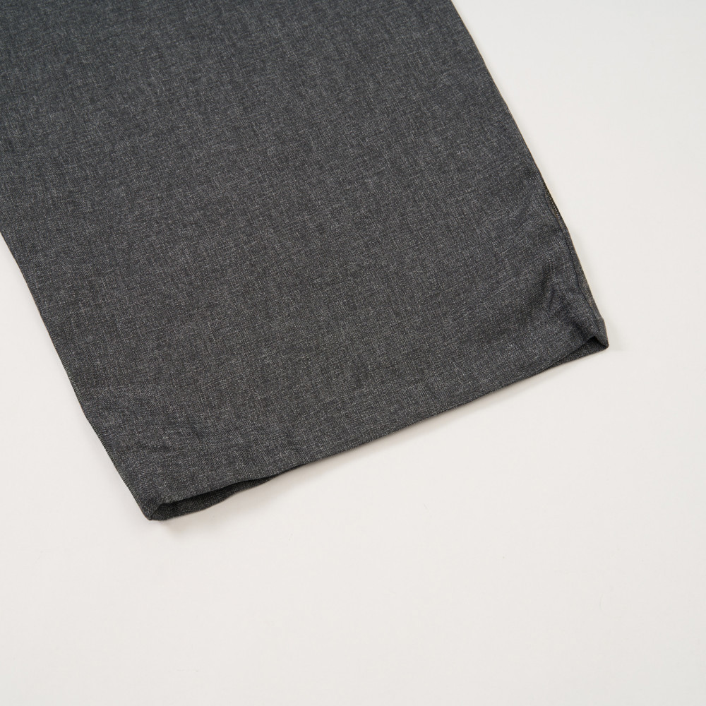 UE女款黑色DWR防潑水休閒長褲｜8E6NJK3