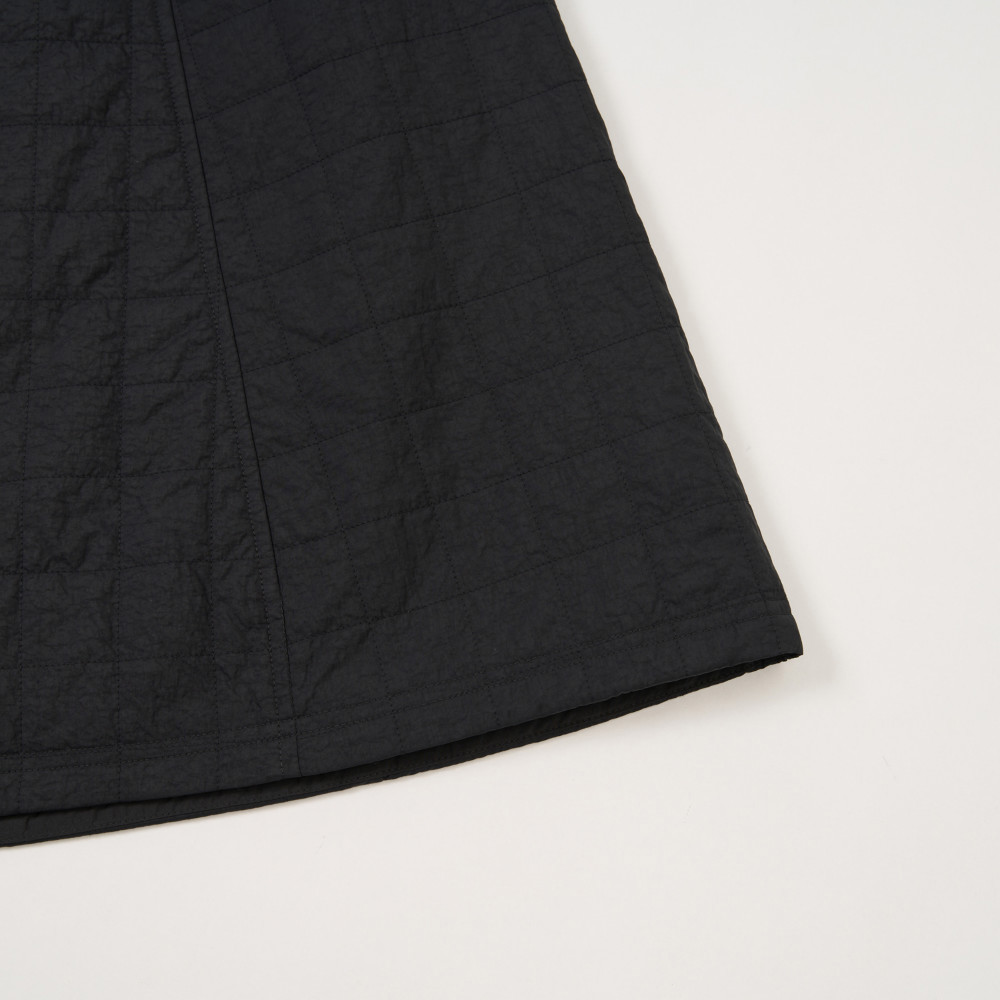 UE女款黑色DWR防潑水長裙｜8E7BJK3