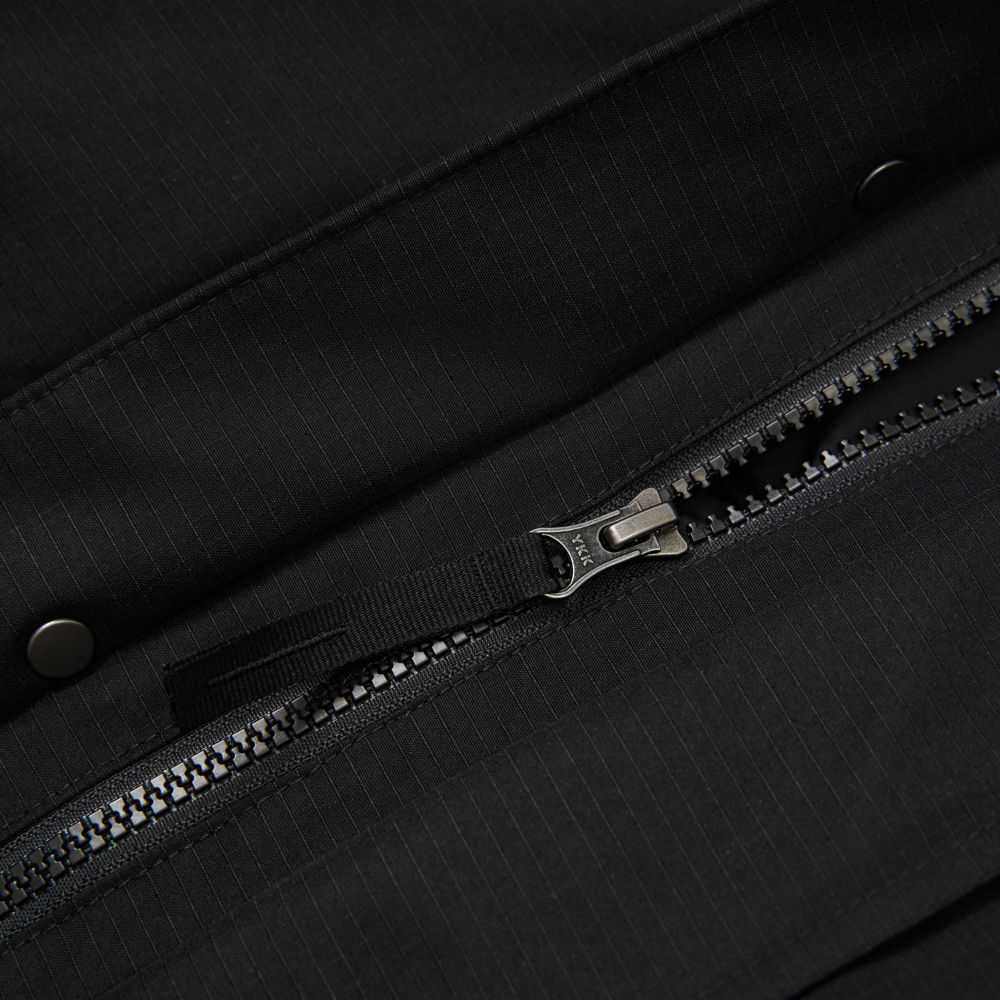 The North Face北面男款黑色DRYVENT防水羽絨外套｜8FGHJK3