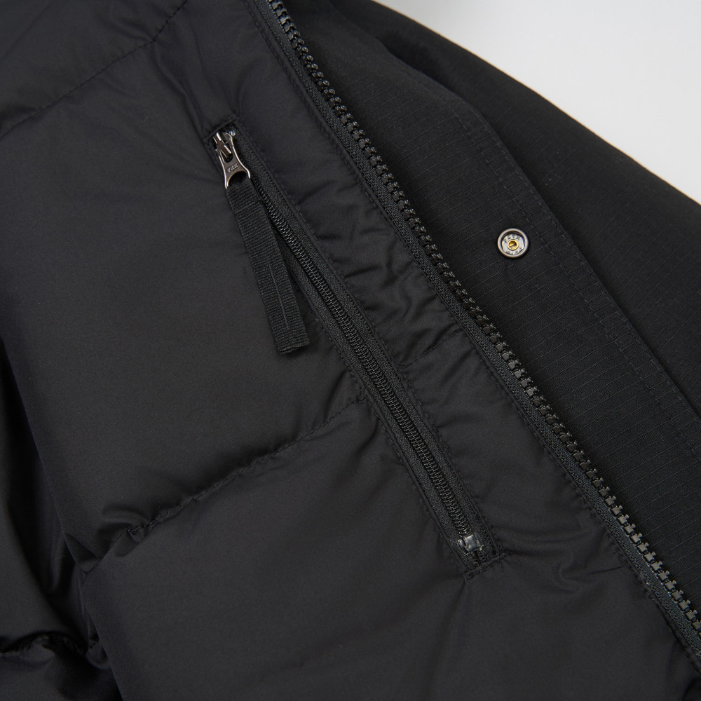 The North Face北面男款黑色DRYVENT防水羽絨外套｜8FGHJK3