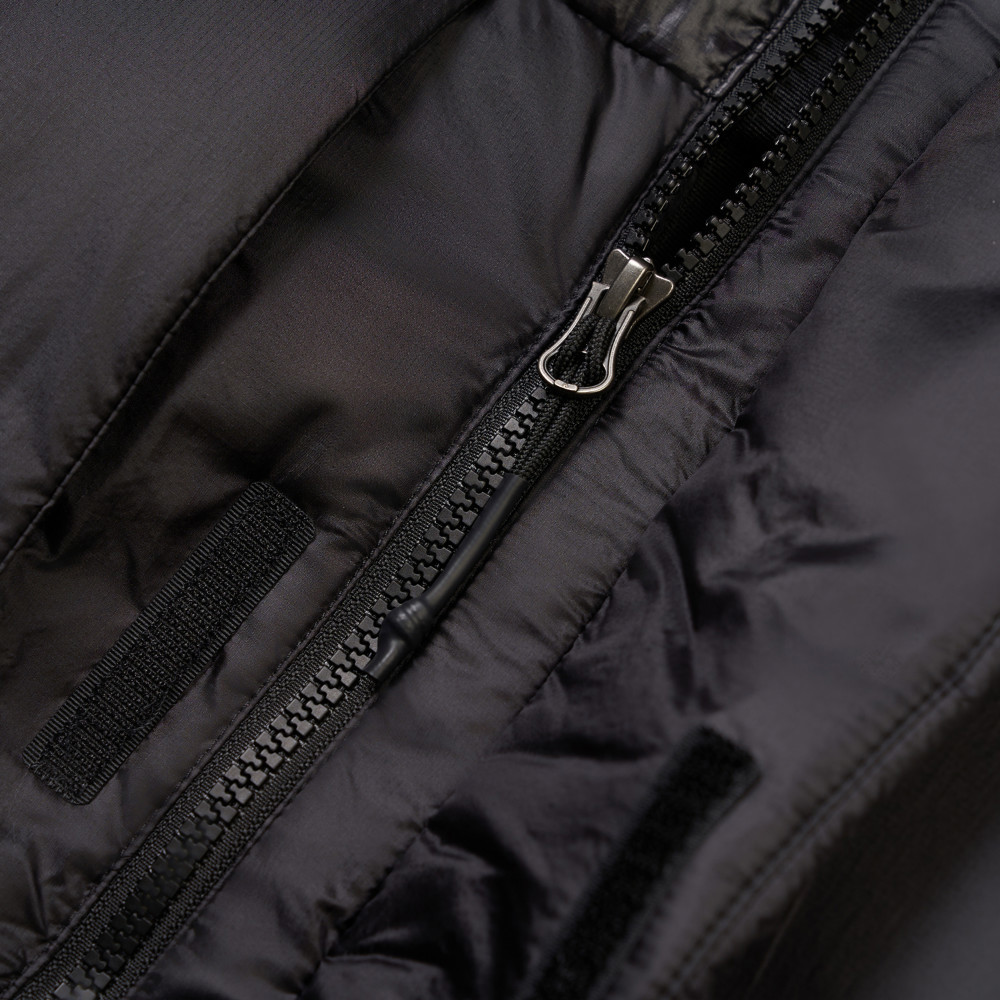 The North Face北面男女款黑色DWR防潑水羽絨外套｜8DQBJK3