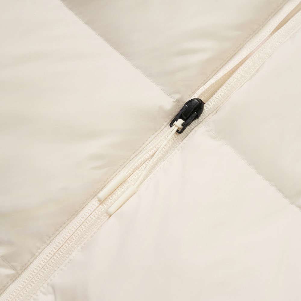 The North Face北面女款米白色DWR防潑水羽絨外套｜8ENCQLI