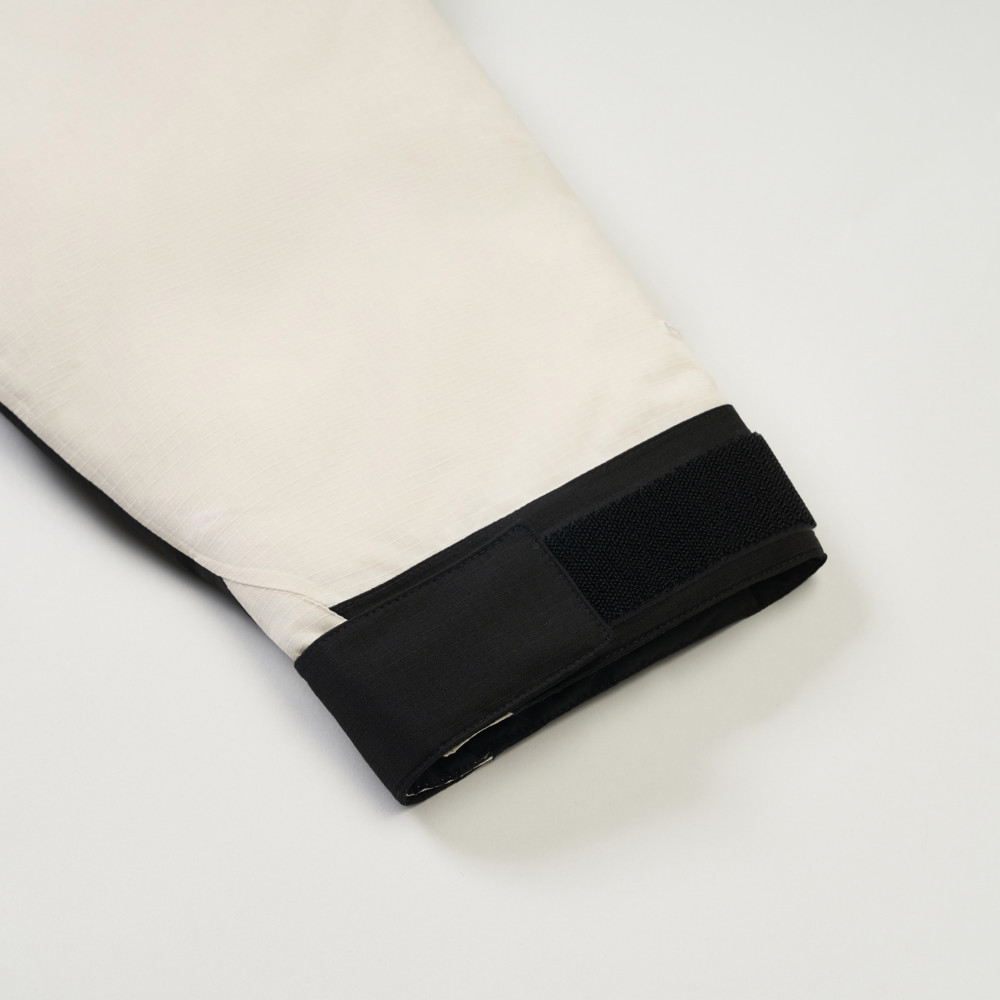 The North Face北面男款米白色DRYVENT防水羽絨外套｜8FGHROU