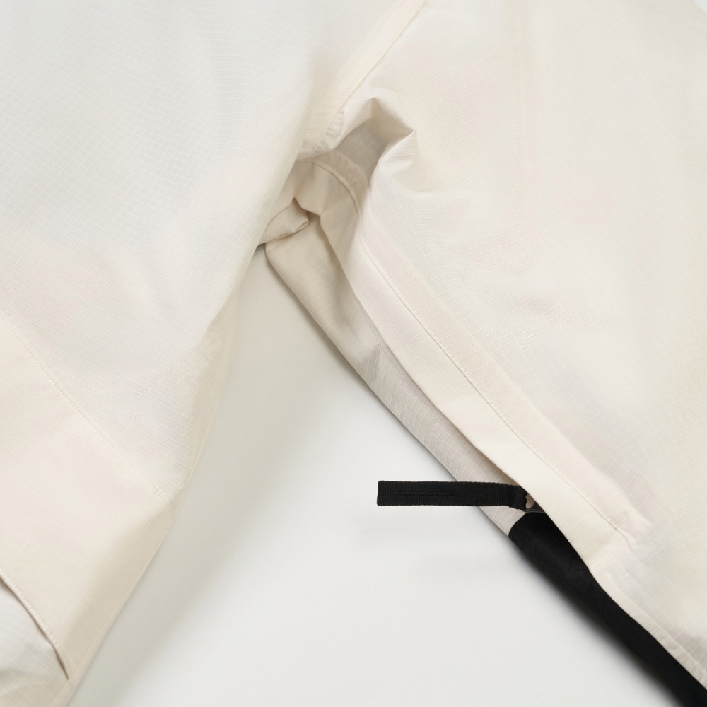 The North Face北面男款米白色DRYVENT防水羽絨外套｜8FGHROU