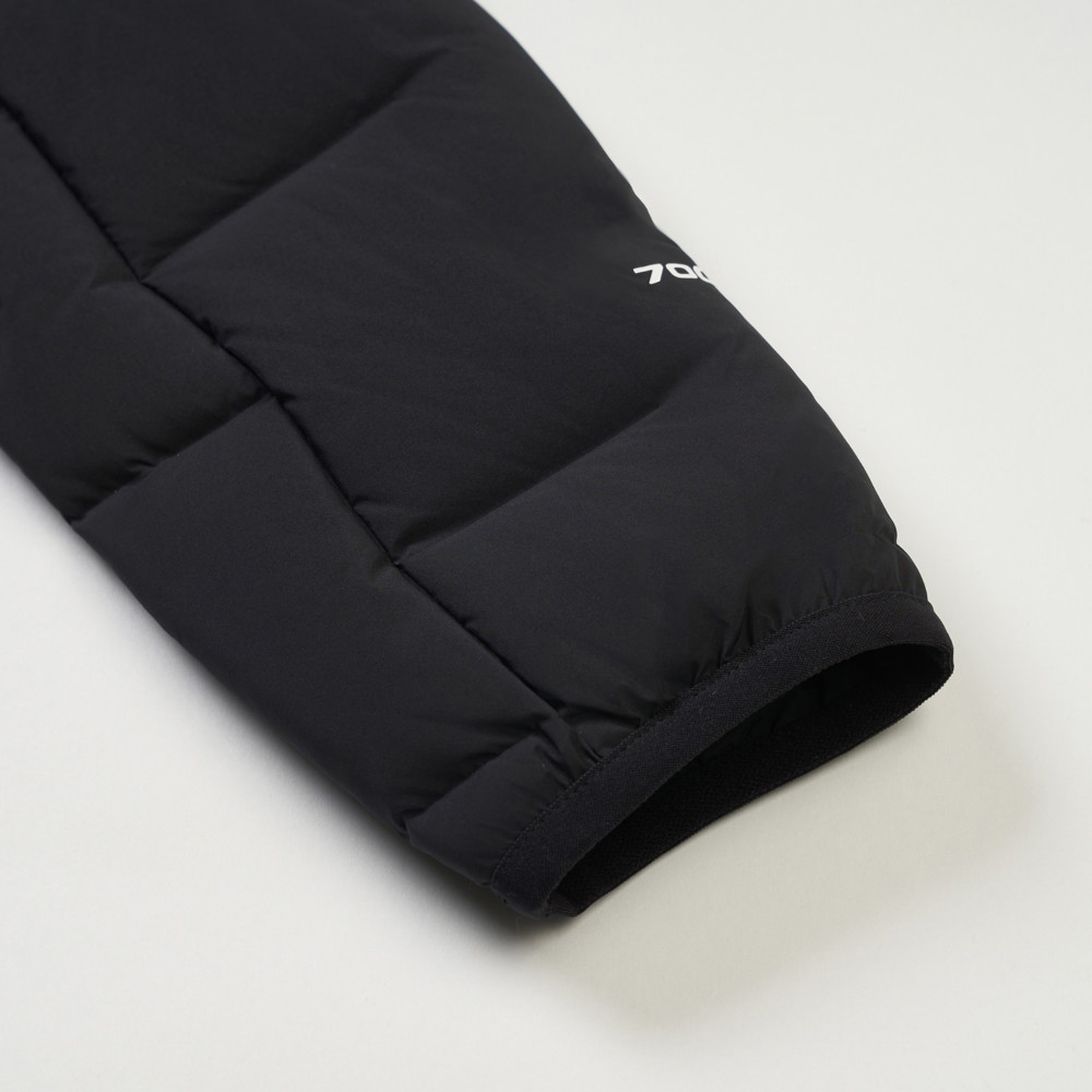 The North Face北面女款黑色DWR防潑水羽絨外套｜8DX6JK3