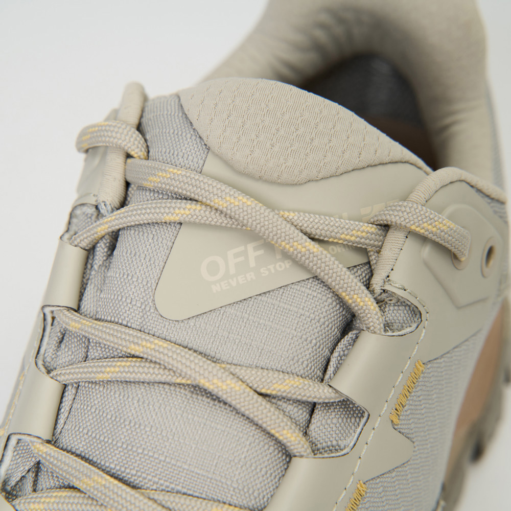 The North Face北面女款灰色GORE-TEX專業防水登山鞋｜8AEHC8R