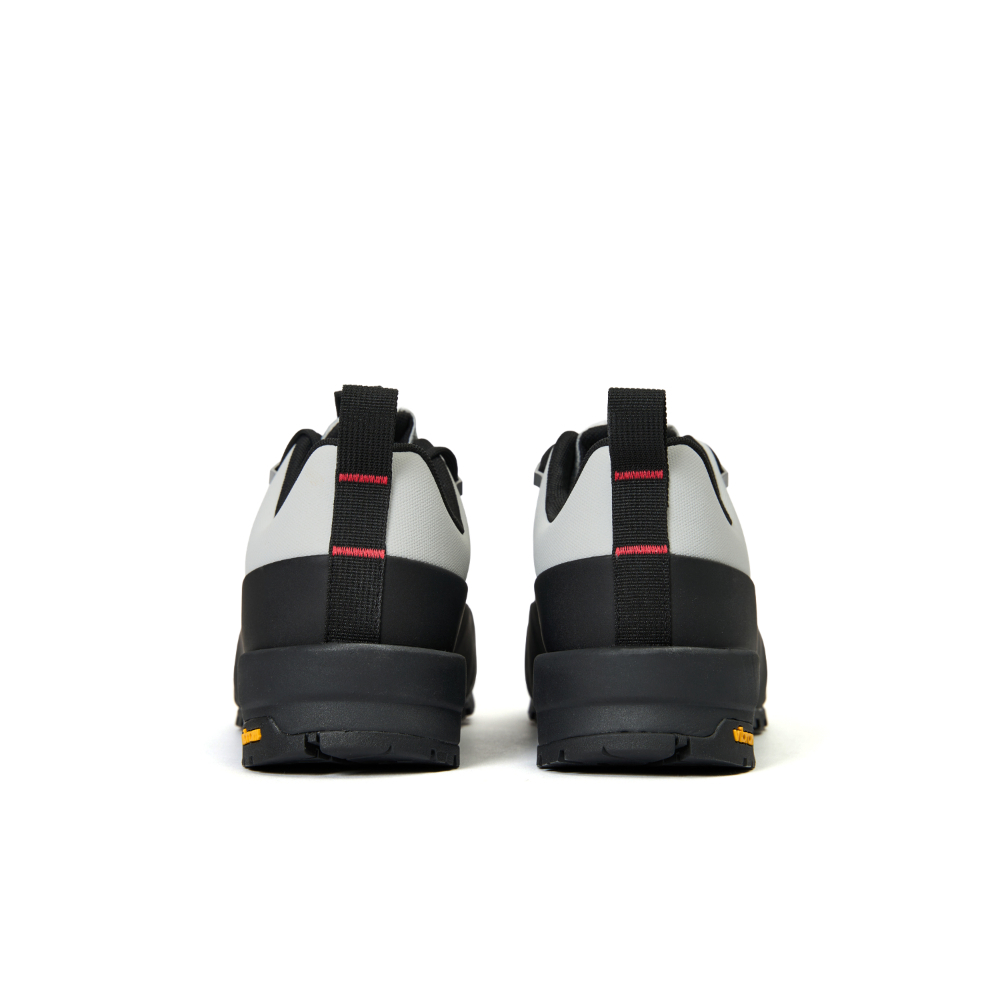 The North Face北面男女款灰色GORE-TEX專業防水靴子｜8D95C4F