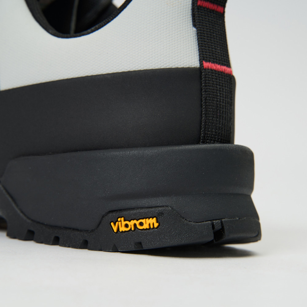 The North Face北面男女款灰色GORE-TEX專業防水靴子｜8D95C4F