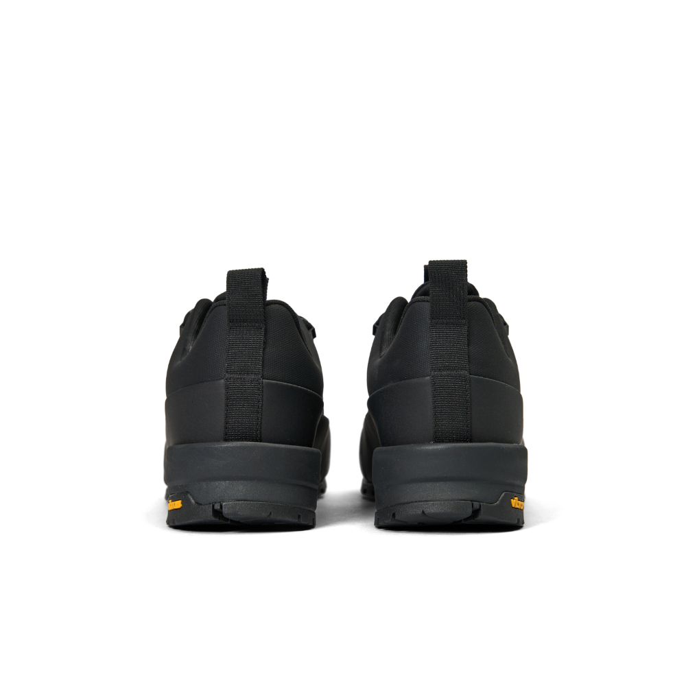 The North Face北面男女款黑色GORE-TEX專業防水靴子｜8D95KX7