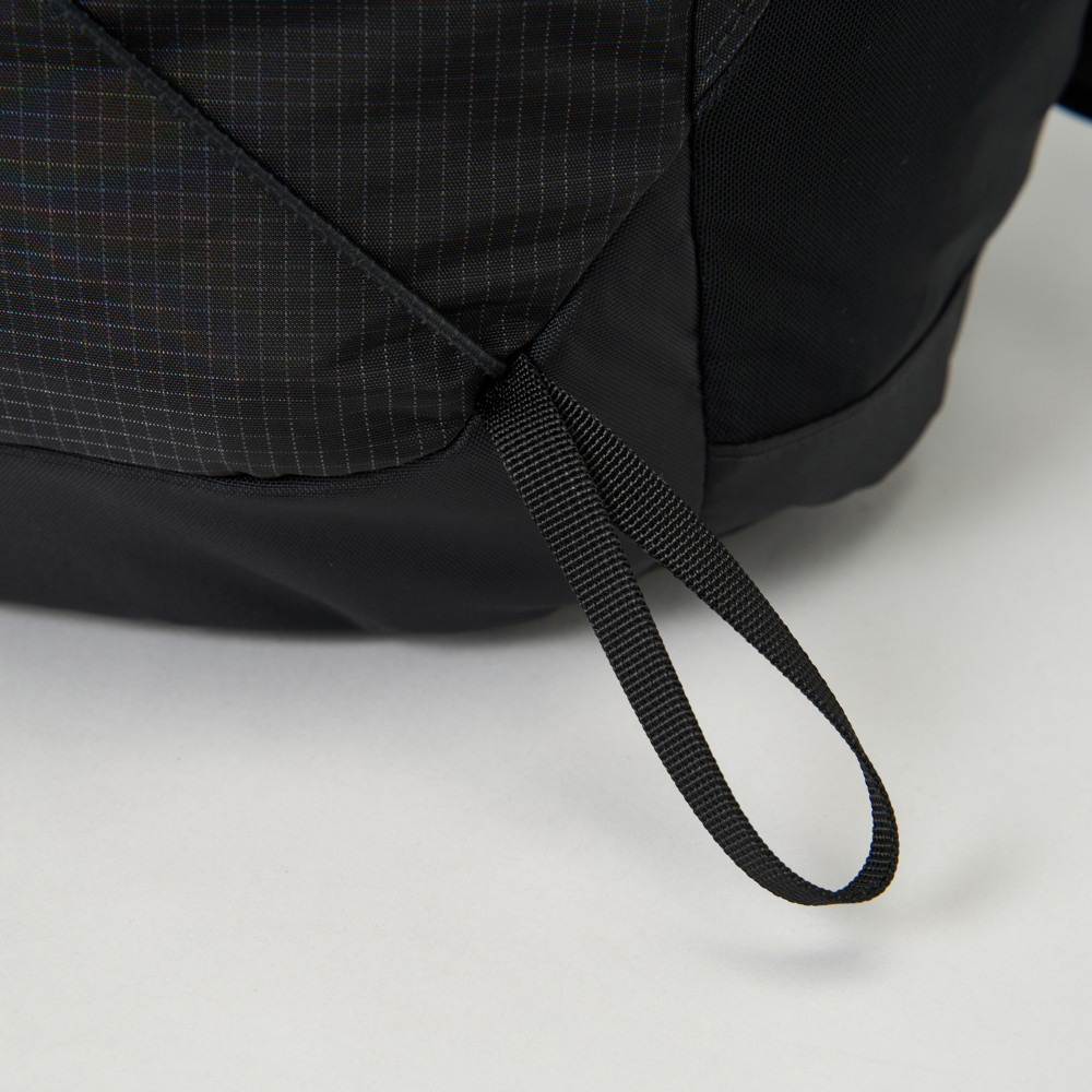 The North Face北面男女款黑色舒適背負休閒後背包｜8E9ZJK3