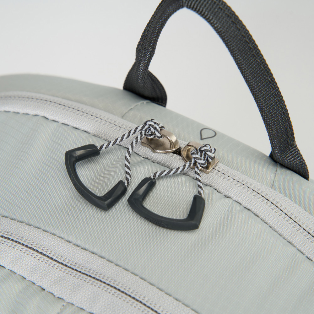 The North Face北面男女款灰色舒適背負休閒後背包｜8E9ZRO5